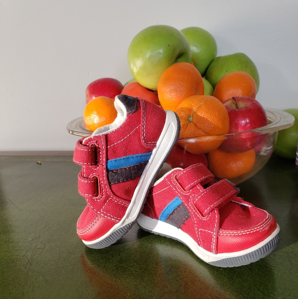 NWOT blue on red Velcro tennis shoes - Picture 4 of 16